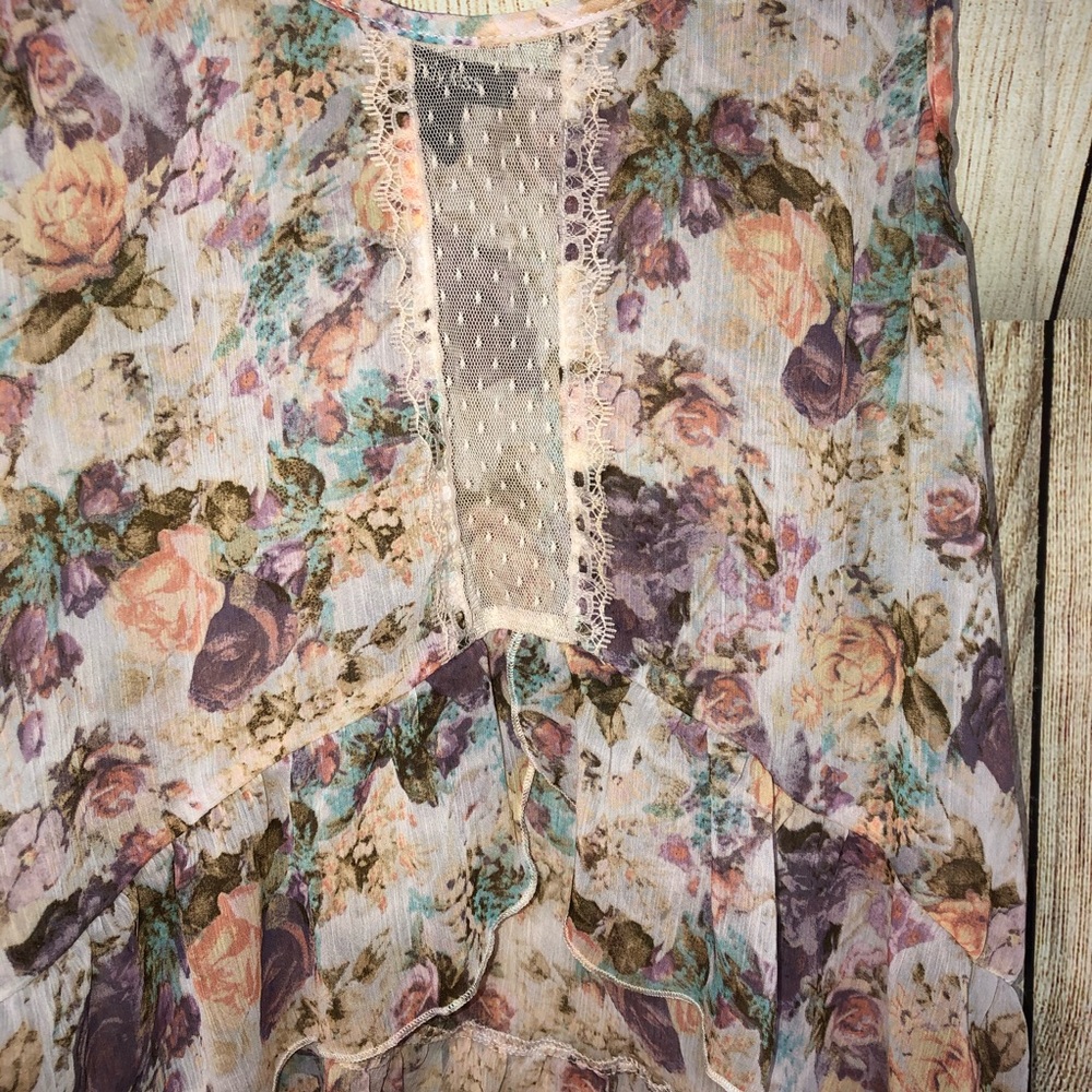 Small Floral Summer Small Crop Top Flowy Beachy - Picture 8 of 8